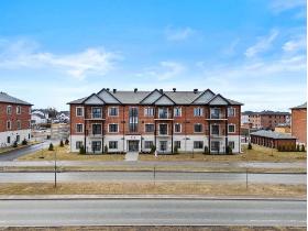EN PROMOTION : Chaleureux 4 1/2 à louer - Quartier Équestre - Sherbrooke