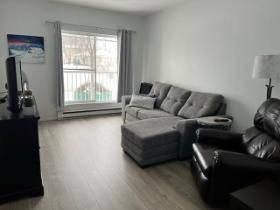Beau appart 4 1/2. 1 mois gratuit. Semi-meublé, RÉNOVÉ, quartier calme, sécuritaire, libre 1er juillet