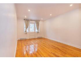 TRES GRAND 3 1/2 - 3485 ELLENDALE - RECEMMENT RENOVE