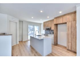 Immense 4-1/2 sur deux étages + stationnement intérieur à Terrebonne/Lorraine/Blainville - LUXE