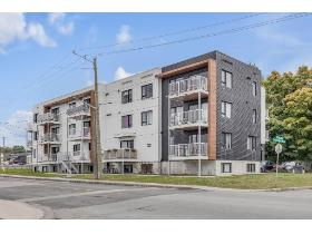 3 ½ avec BUREAU** au 3315, CHEMIN STE-FOY 