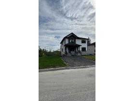 1 mois gratuit - 4 1/2  - DUPLEX - Construction neuve à Sherbrroke 1er juillet