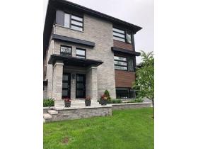CONDO À LOUER DANS LE VIEUX STE-ROSE - 5 1/2 (DISPONIBILITÉ 1er SEPTEMBRE 2025)