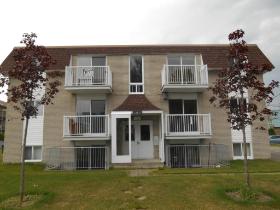 À Charny 3 1/2 825$  4 1/2 995$ Juillet 2025