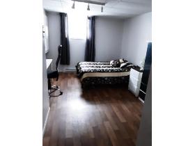 Chambre à louer au mois