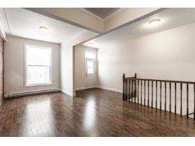 NOUVEAU, SUPERBE, ENSOLEILLÉ AVEC VUE SUR LE MONT-ROYAL 2 BR