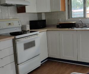 A private bedroom in a clean, fully furnished 4 1/5 for sublet this August — photo 3