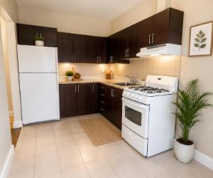 4720 Queen Mary Road — photo 3