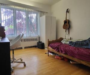 Près Cégep Garneau et Université pour étudiant(e) seulement immeuble non fumeur, aucun animal permis, dans appartement de 3 chambres au 2ième étage — photo 1