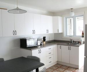 A partir du 29 août près Université et Cégep Garneau pour étudiant(e) seulement immeuble non fumeur, aucun animal permis, dans appartement de 4 chambr — photo 2