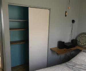 chambre privée en colocation persoonne tres tranquille centre ville rue st-francois est — photo 3