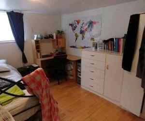 A partir du 16 août près Université Laval et Cégep Garneau pour étudiant(e) seulement, immeuble non fumeur, aucun animal permis, dans appartement — photo 1