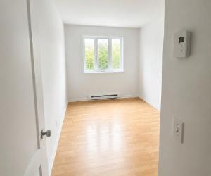 2 CH - 1 SDB - Saint-Lambert - $1,800 /mo — photo 2