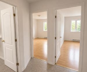 2 CH - 1 SDB - Saint-Lambert - $1,800 /mo — photo 3