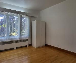 Près Université et Cégep Garneau pour étudiant(e) seulement immeuble non fumeur, aucun animal permis, dans appartement de 3 chambres au 2ième étage — photo 1