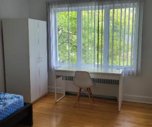 Voisin Cégep Garneau près Université Laval pour étudiant(e) non fumeur(euse), dans appartement au 1er étage, grande fenêtre, 590.$ par mois en formule — photo 1