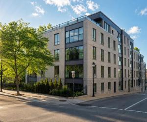150 R. Sherbrooke E — photo 1