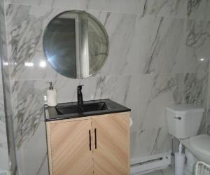 3 ½ S-Sol Duplex Chauffé éclairé LIBRE — photo 2
